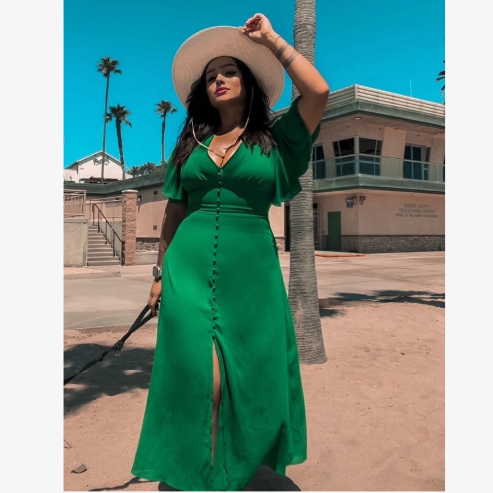 Green V-Neck Midi Dress Fit and Flare Butterfly Sleeve Faux Button Front - Picture 7 of 9